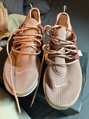 Nike Dusty Pink Taupe Knit Running Shoes
